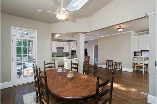 dining-area-to-kitchen