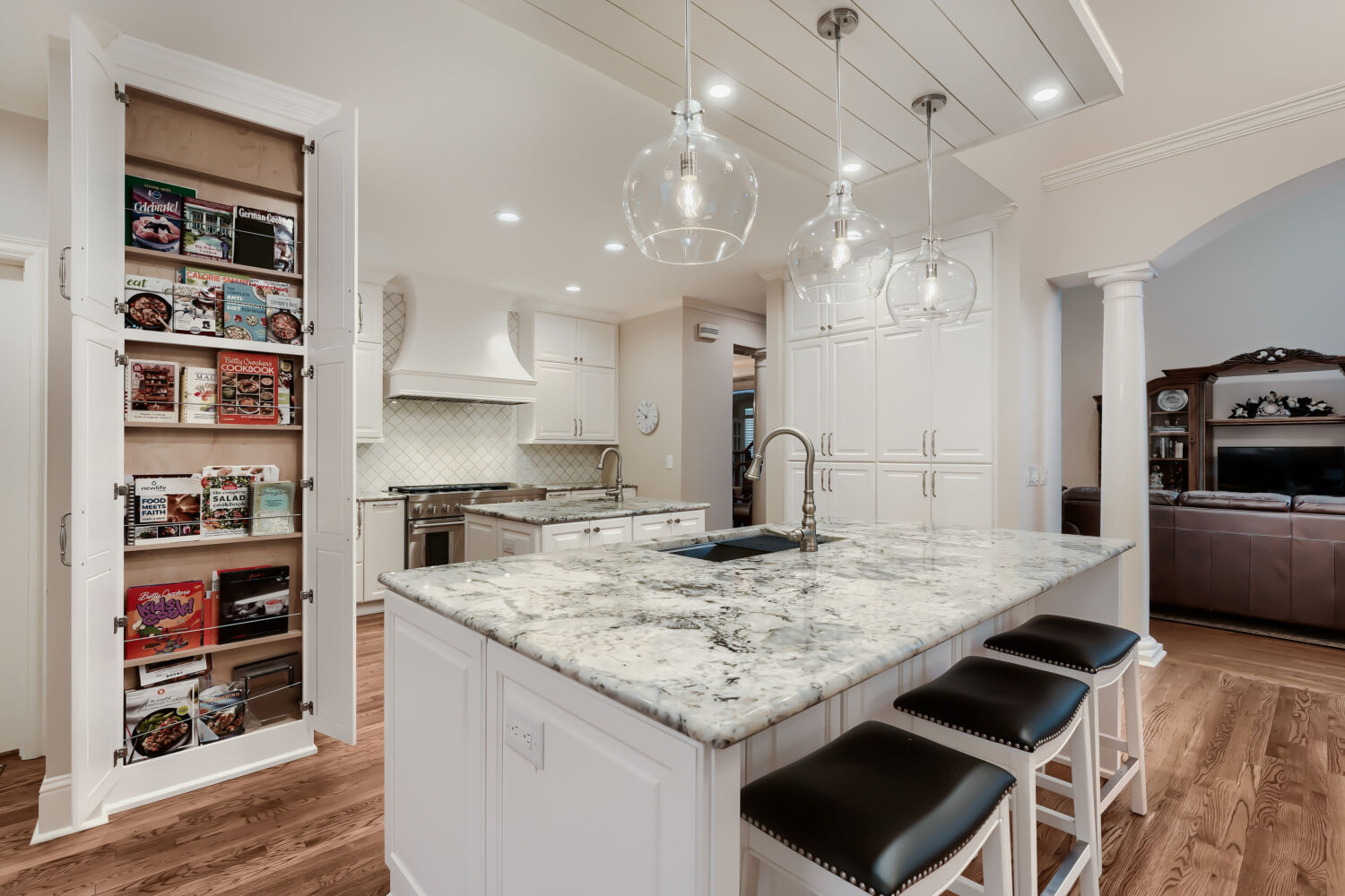2810 Arabian Trail NE - Web Quality - 007 - 07 Kitchen